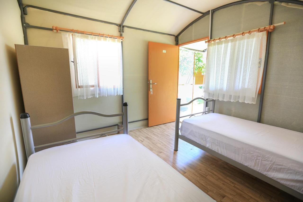 Merry Bungalow & Tent Чирали Экстерьер фото