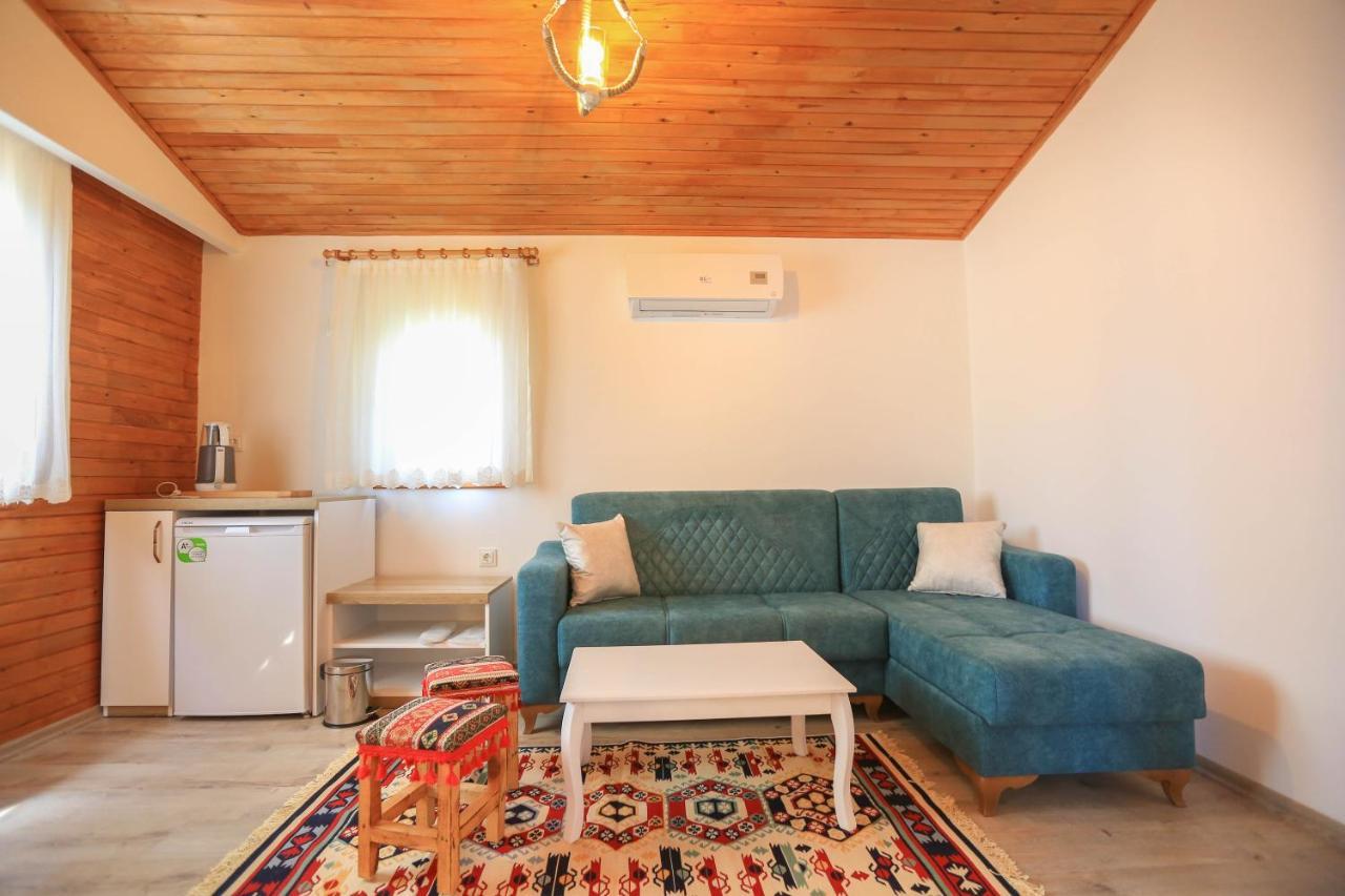 Merry Bungalow & Tent Чирали Экстерьер фото